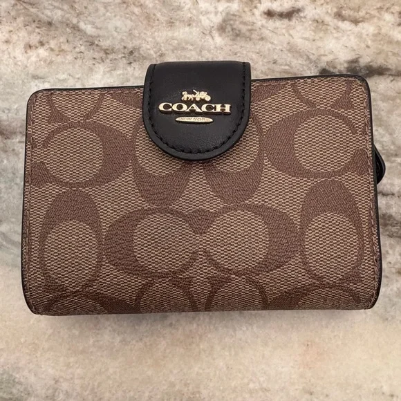 Coach Signature Brown Medium Corner Zip Wallet - Picture 4 of 11